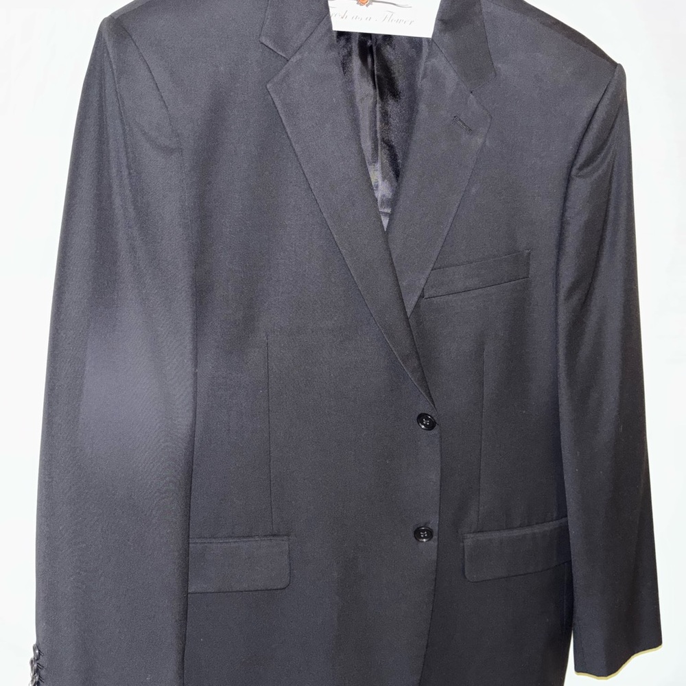 Black Sport Coat with Notched Lapels and Structured Shoulders